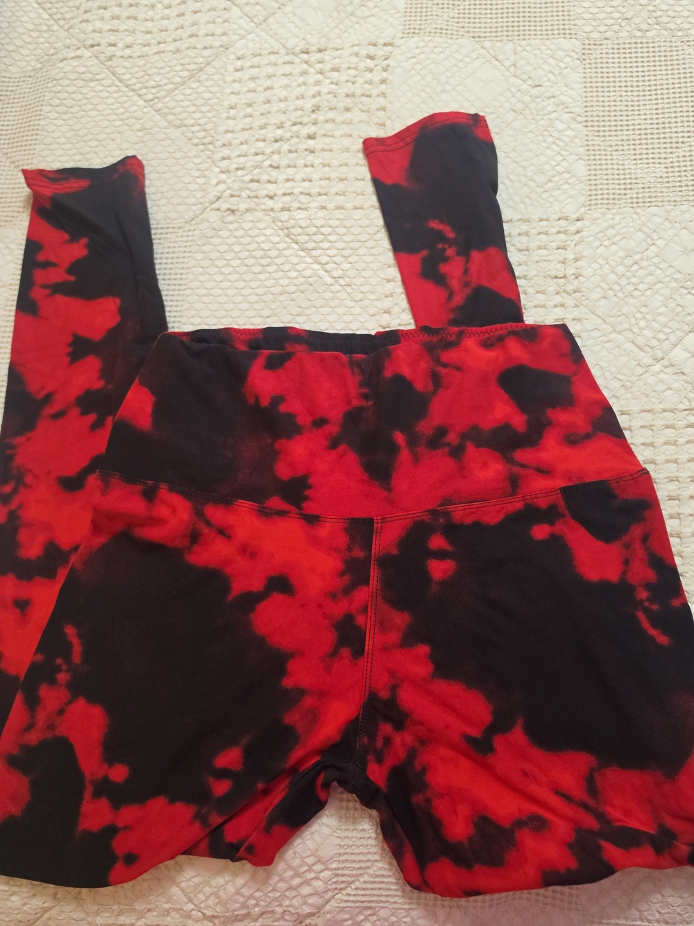 Red & Black Tie-Dye Womens Leggings NWOT - Picture 2 of 2